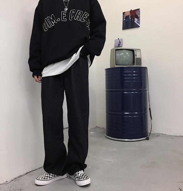 Wide-Leg Jeans