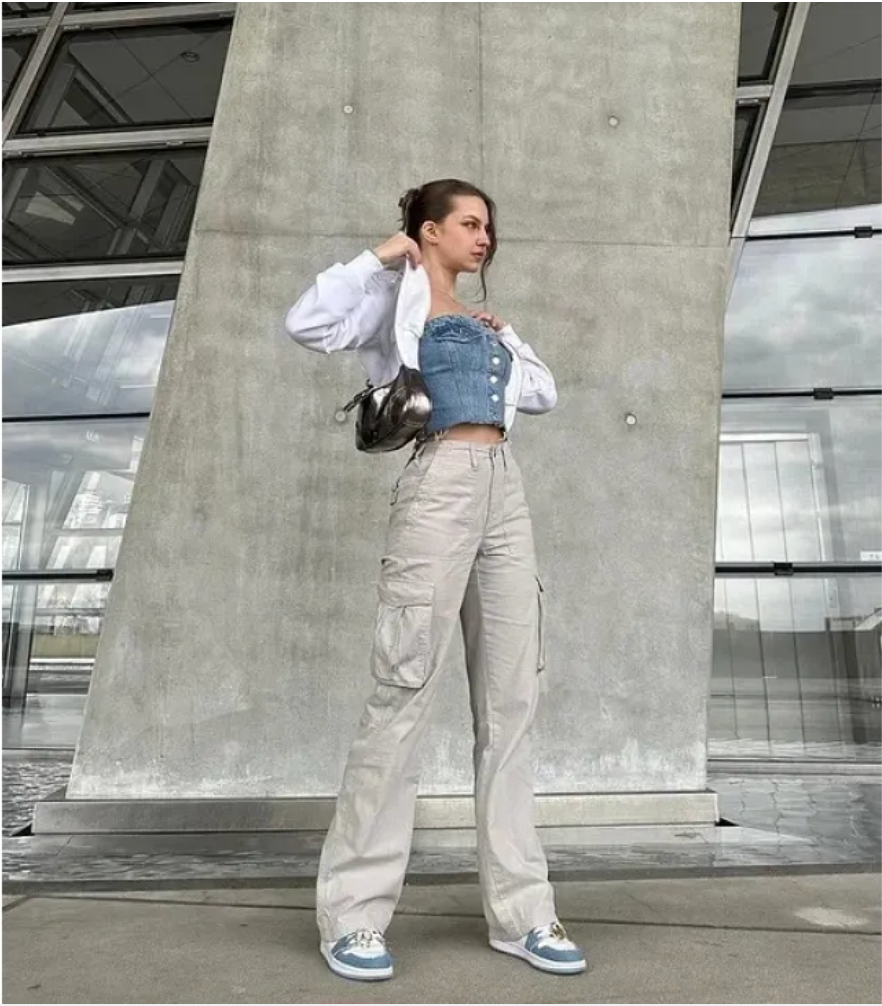 Women’s Straight Leg Cargo Jeans